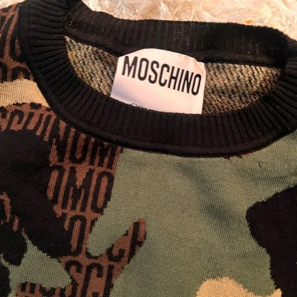 Moschino Men's Green and Black Camouflage Sweater